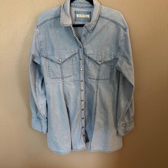 WE THE FREE Sammi Denim Mini Blue Size Medium Casual comfort long sleeve - Picture 2 of 8